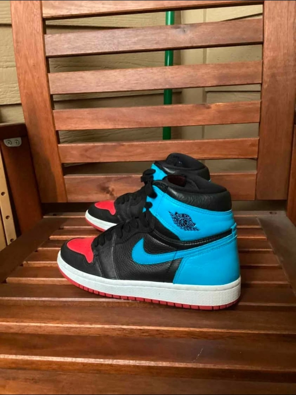 Nike Air Jordan Mid 1 sneaker Men’s Size 7 - Picture 3 of 5